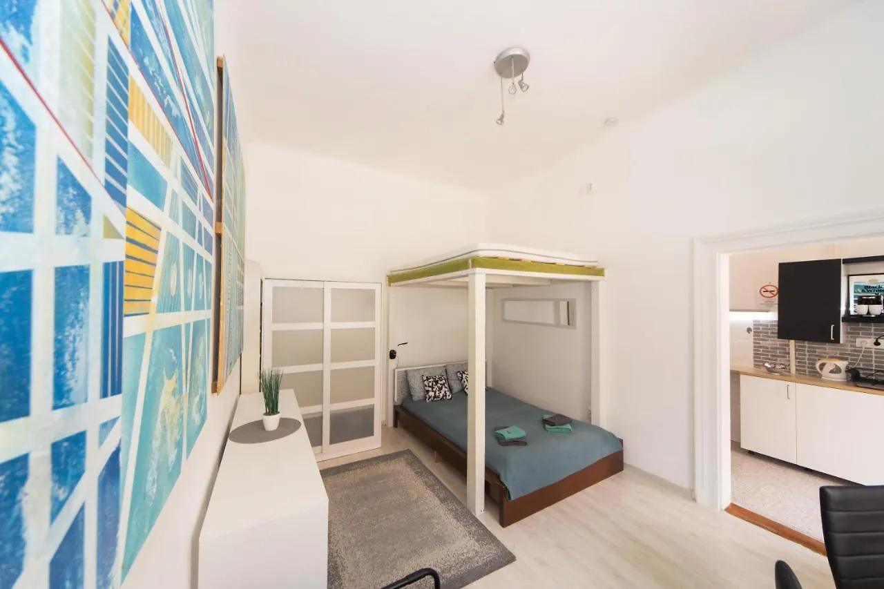 Cosy Studio Apartment With Airconditioner Budapest