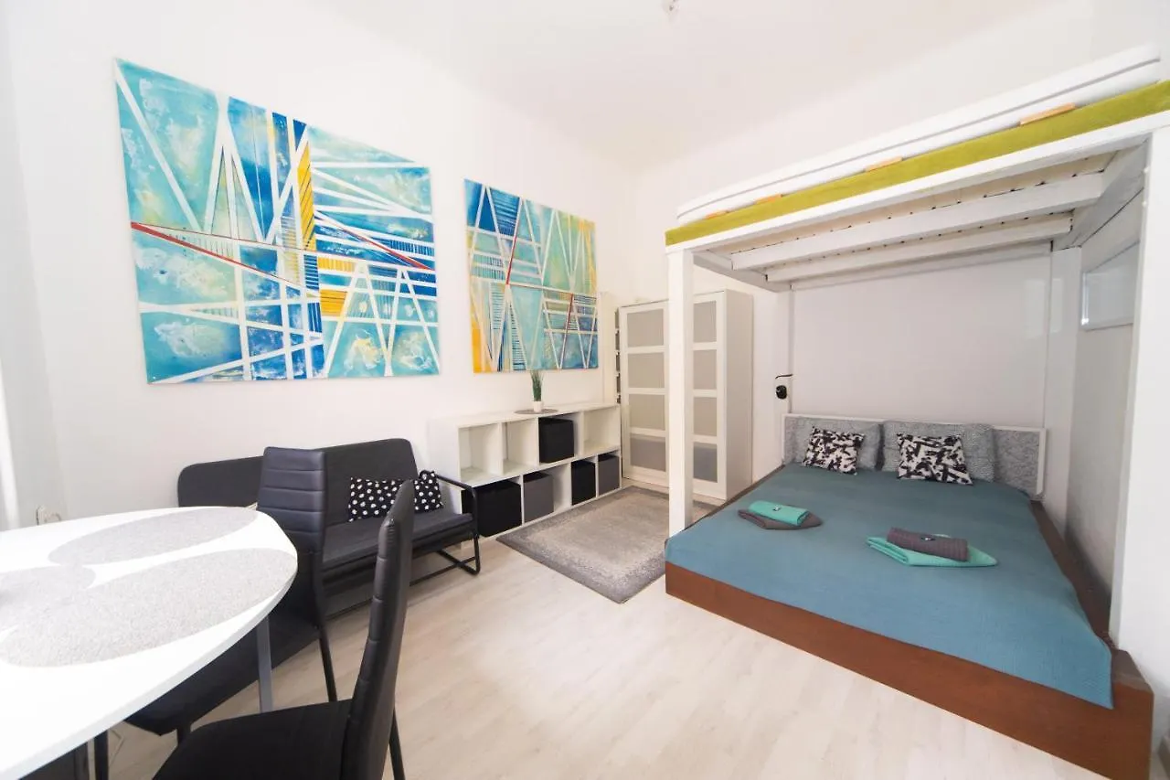 Cosy Studio Apartment With Airconditioner Budapest Hungary